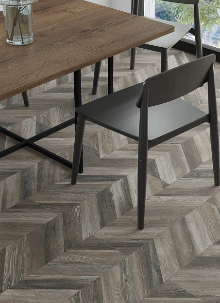 Ламинат Egger PRO Large 8-33 Елка Дуб Кестинкорт Шоколад левая